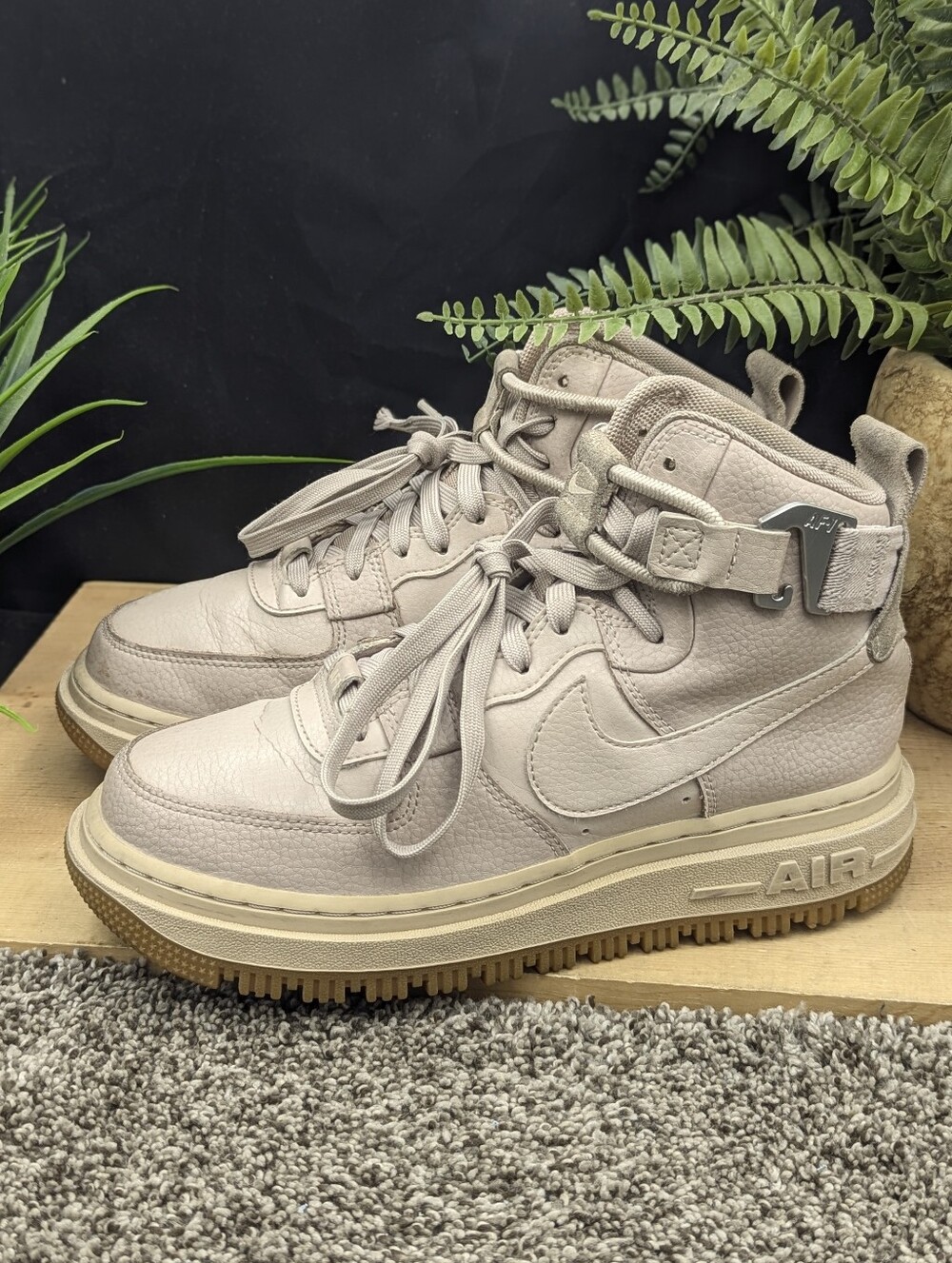 Nike Air Force 1 Women's Size 7 High Utility 2.0 Pink Leather High Top Shoes